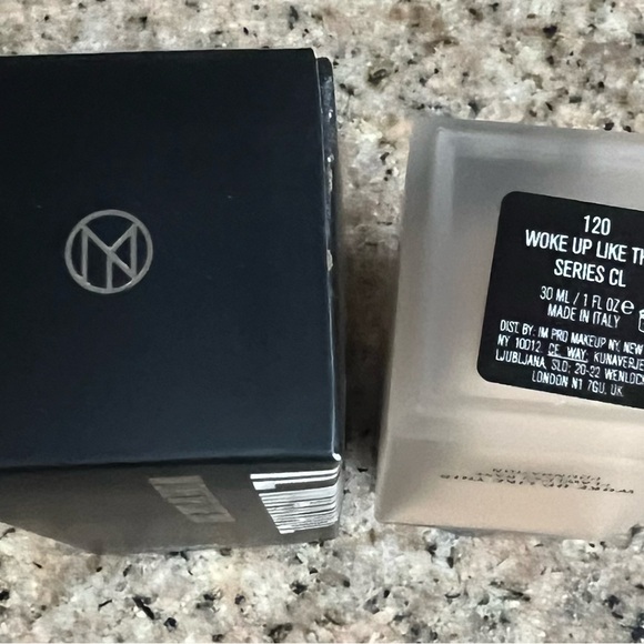 IL MAKIAGE Woke Up Like This Foundation - Cream - Picture 3 of 10